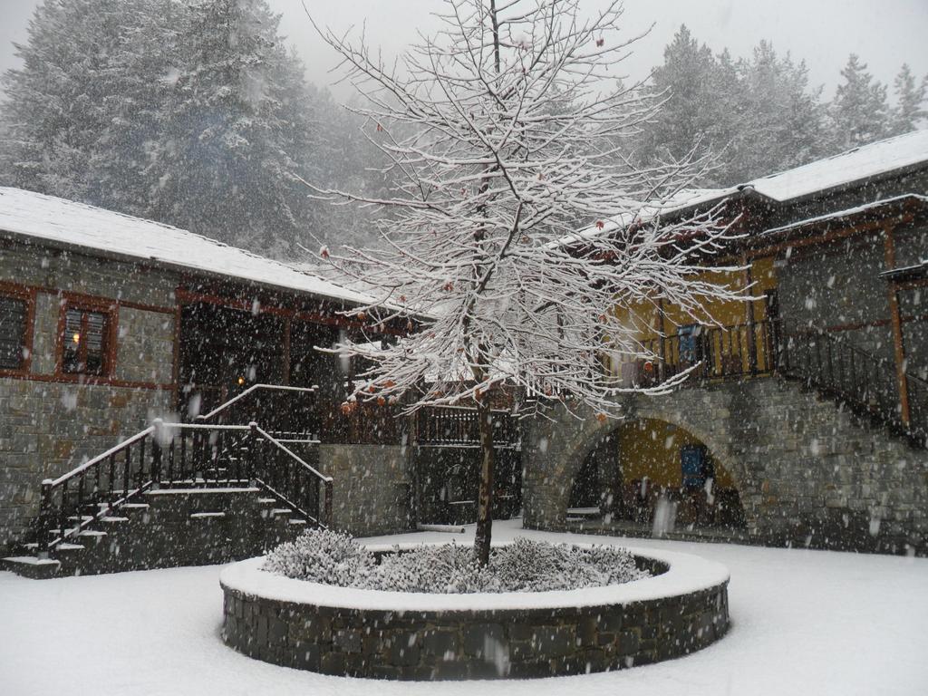 Kerasies Guesthouse Vovousa Bagian luar foto
