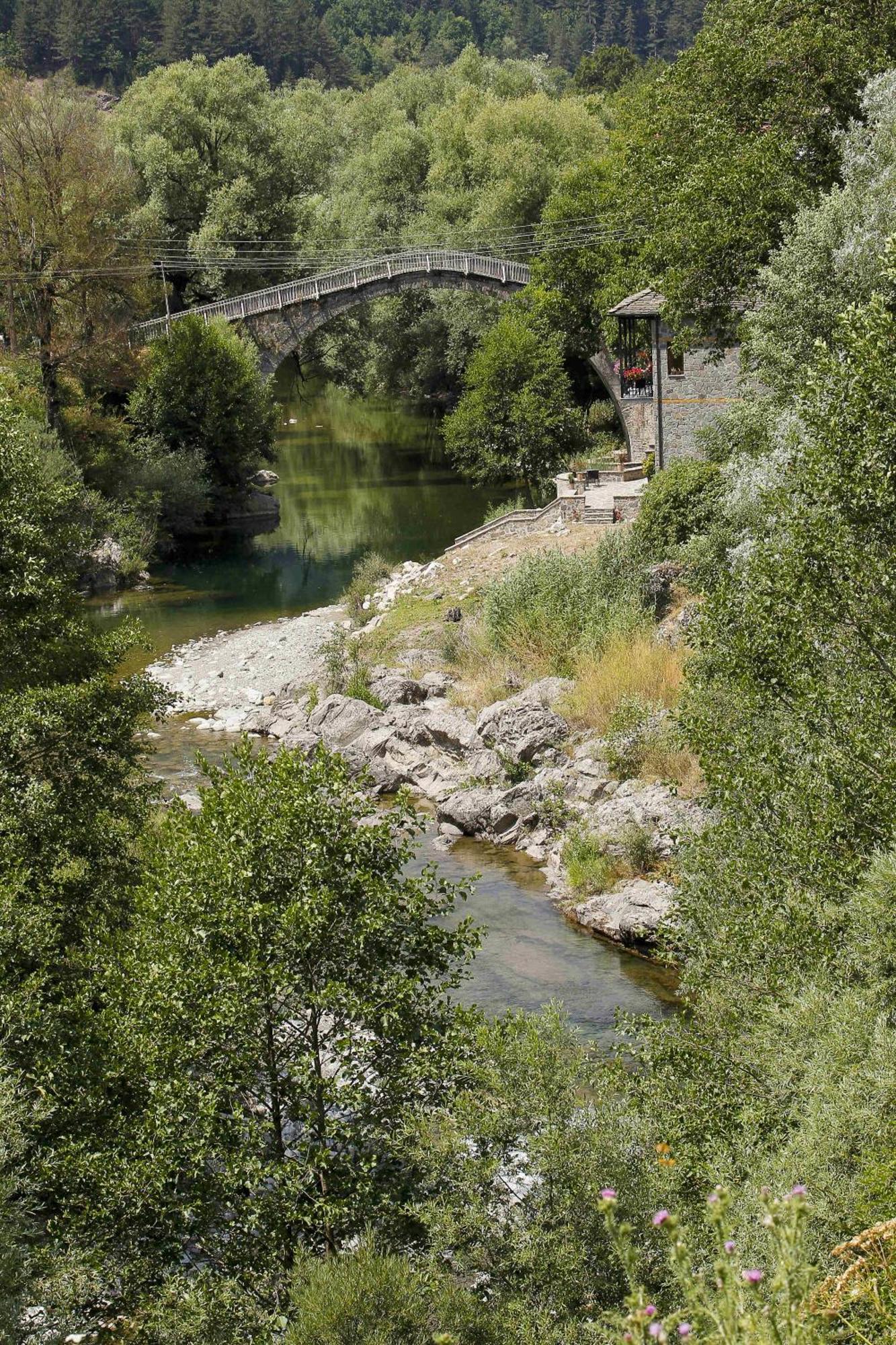 Kerasies Guesthouse Vovousa Bagian luar foto